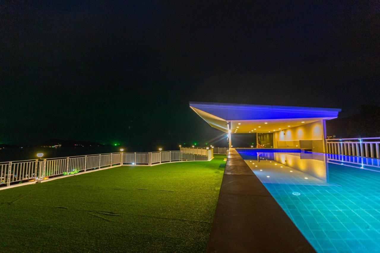 Hotel Rossarin Sea View Patong Exterior foto
