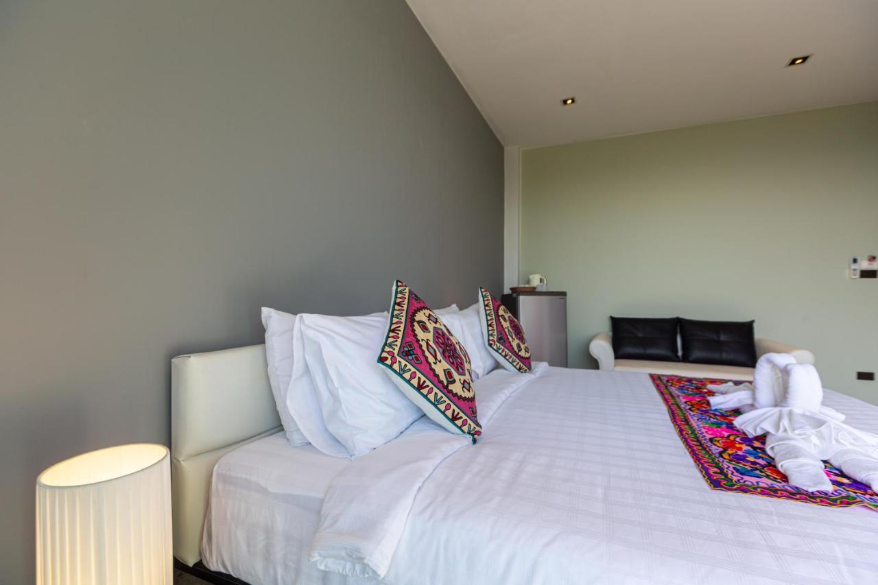 Hotel Rossarin Sea View Patong Exterior foto